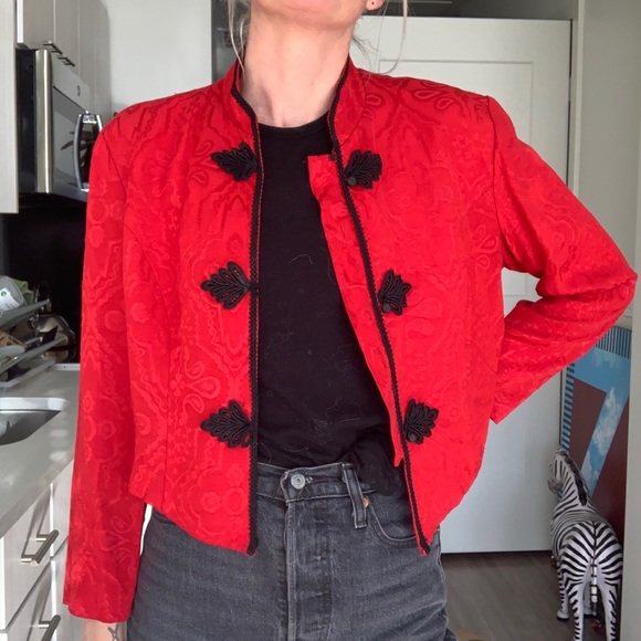 Cropped Red Jacket - Picture 3 of 4